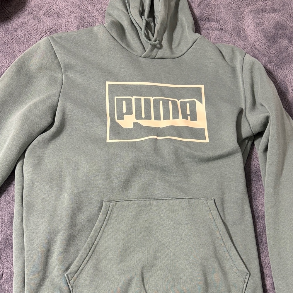 PUMA Men's Green Hoodie Sweater